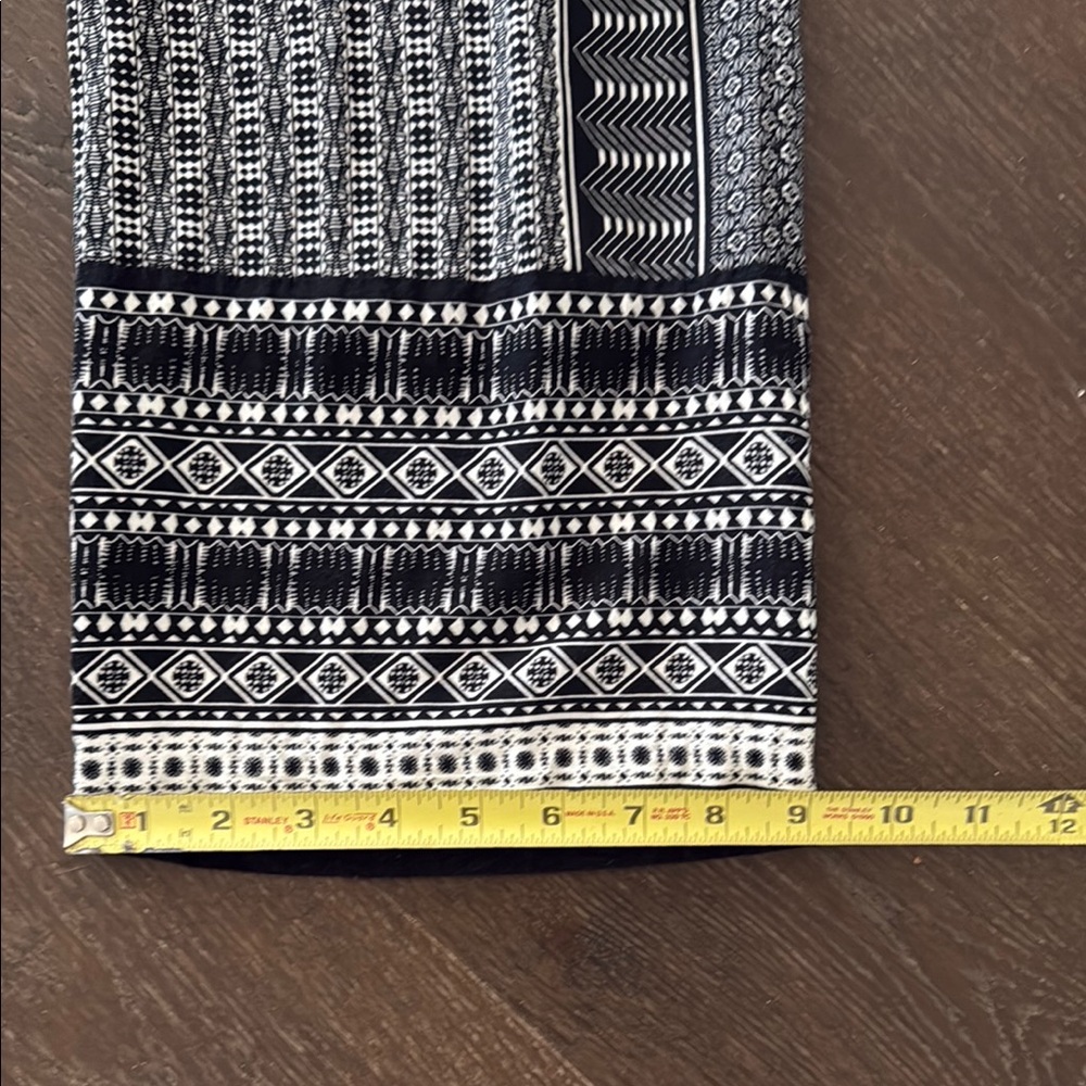 Black and White Patterned Rayon Pants with Drawstring Stretch Waist size small - Picture 2 of 6